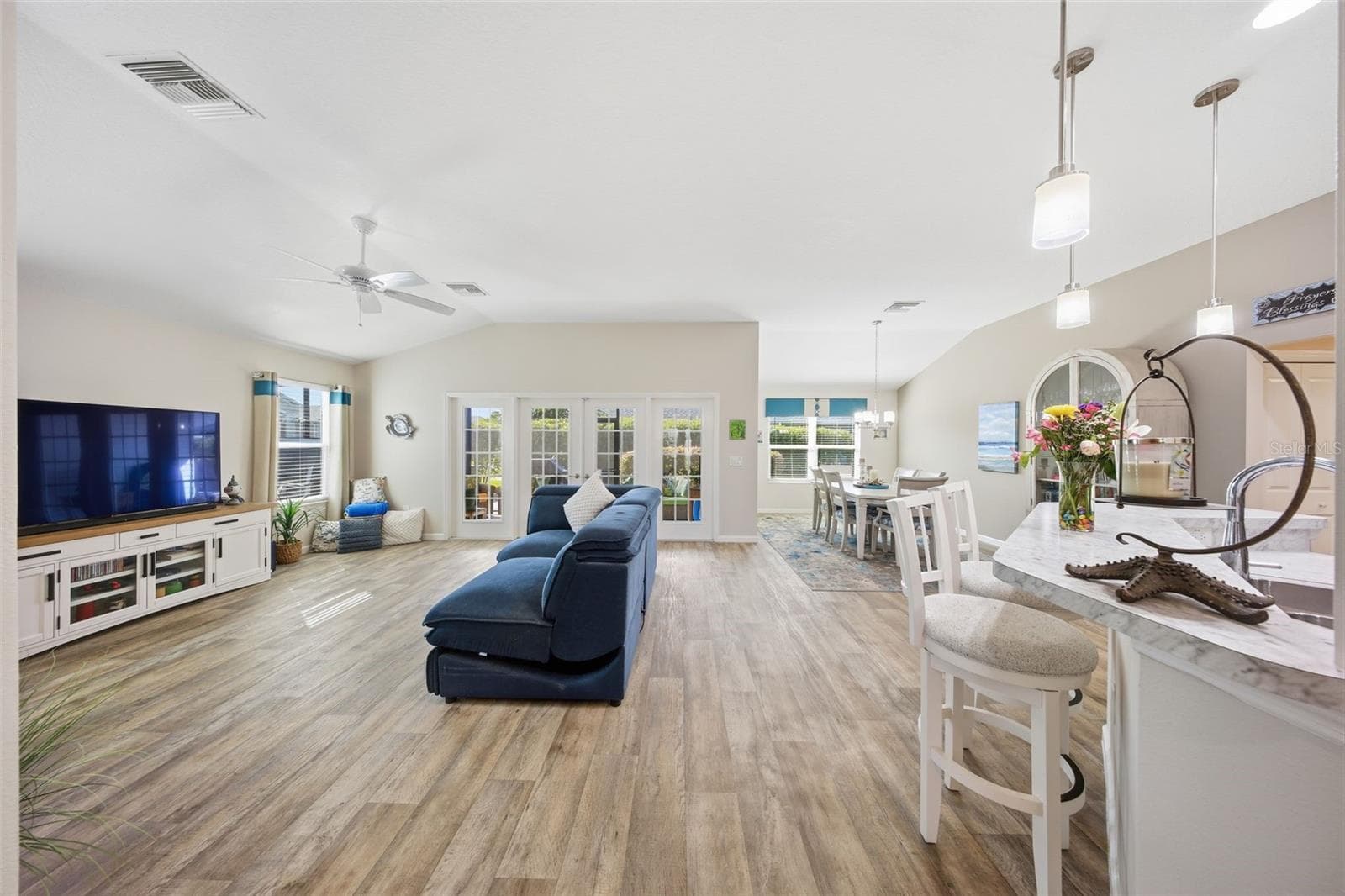 Living - 1940 DEMPSEY LN, THE VILLAGES