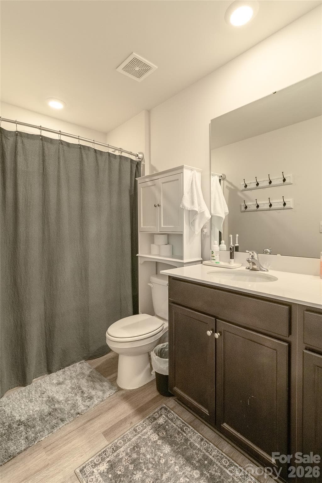 En suite bathroom. - 34 Cain Hollow Way, Asheville