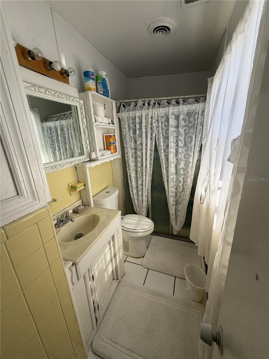Single Family Residence at 5117 W WASHINGTON ST, ORLANDO, photo 9 of 14