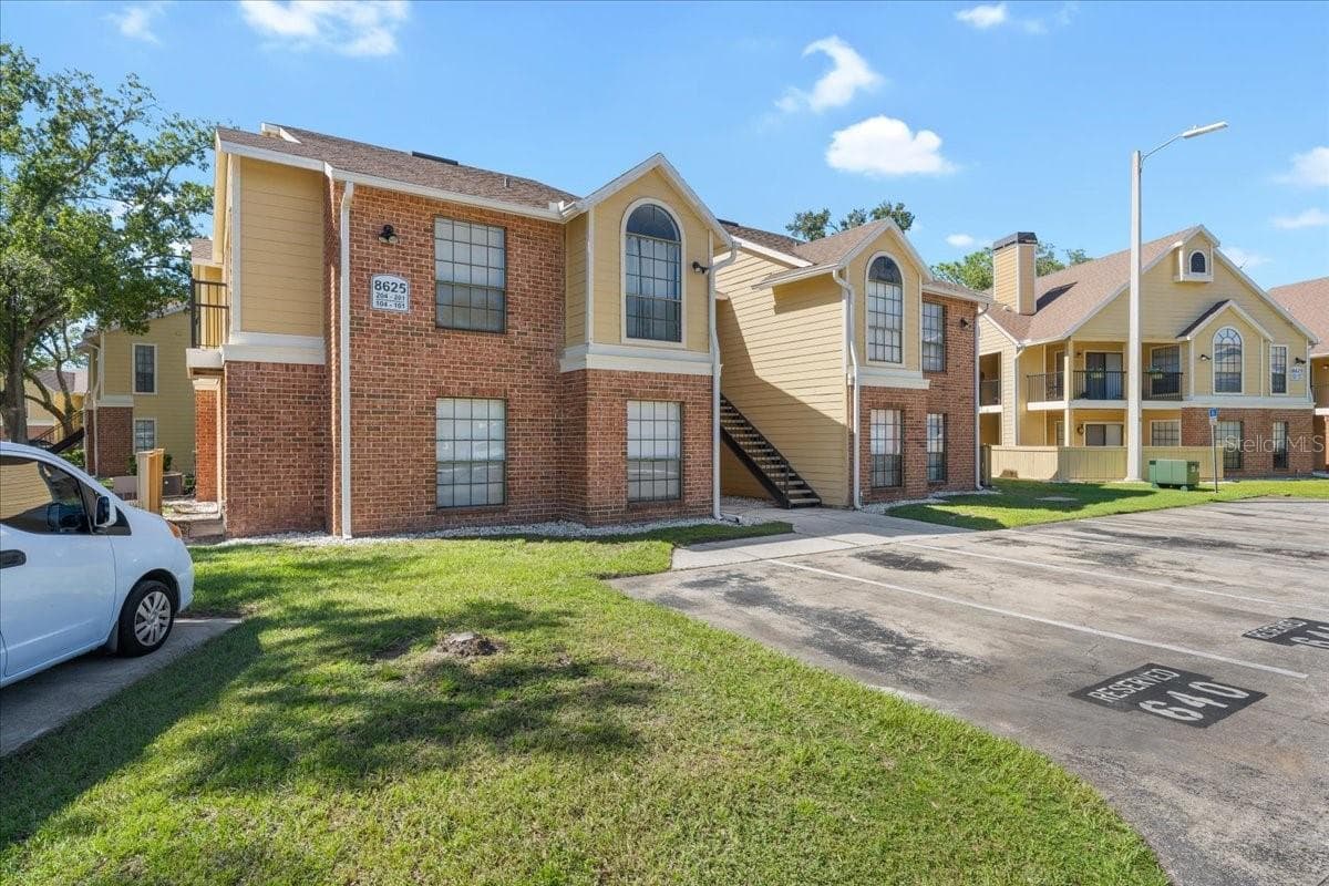 Condominium at 8625 FANCY FINCH DR #102, TAMPA, photo 3 of 12