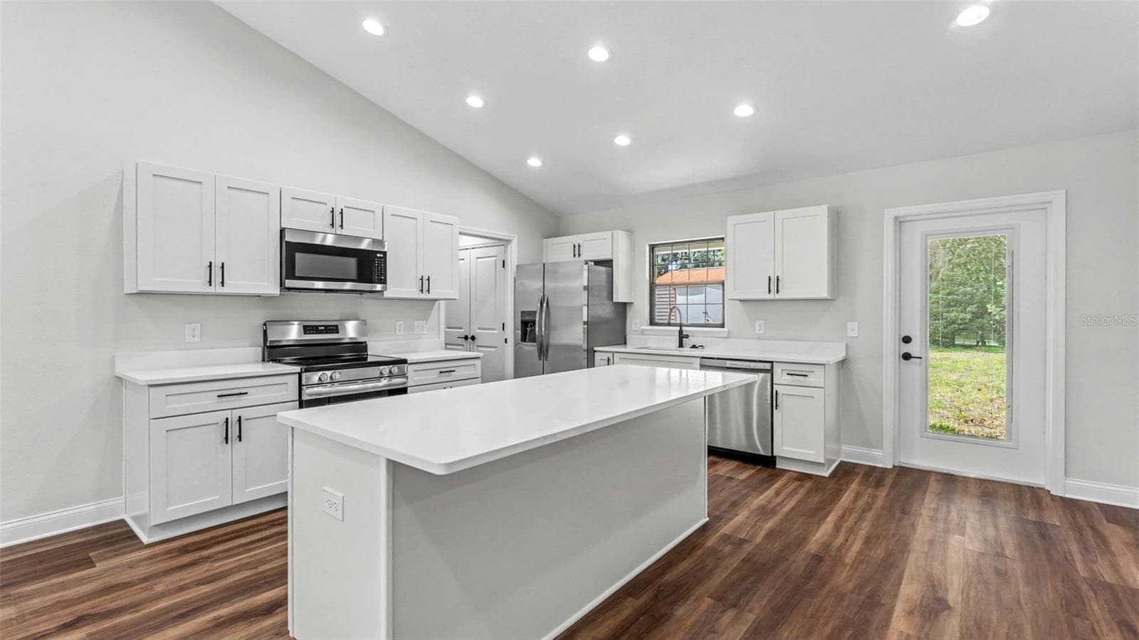 Kitchen/ Island View - 706 S WALNUT AVE, FORT MEADE