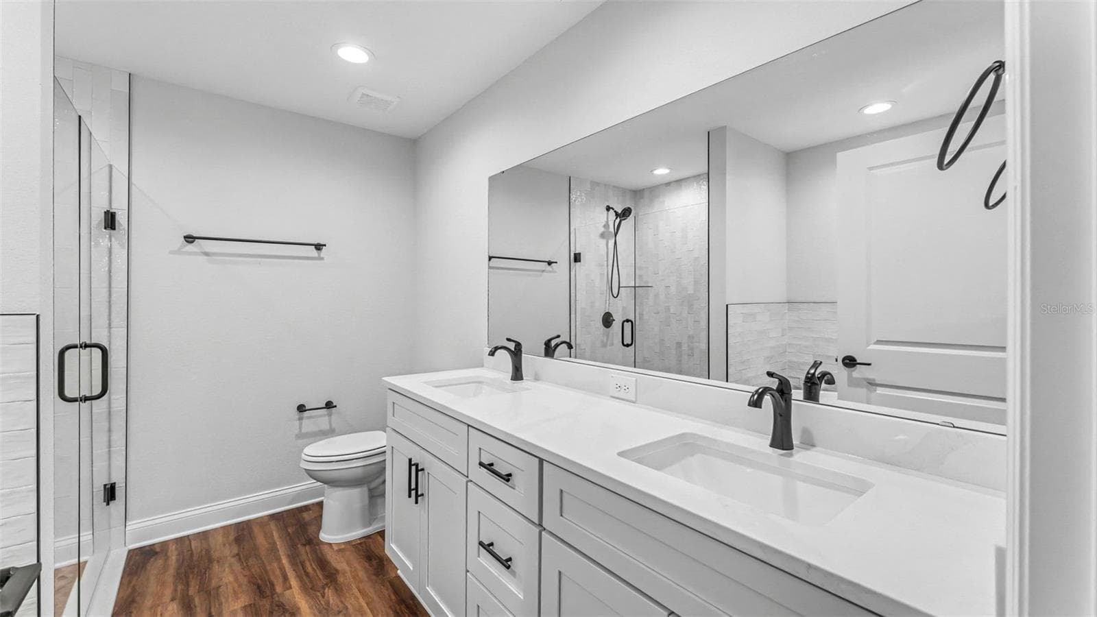 Primary Bathroom w/Dual Sinks - 706 S WALNUT AVE, FORT MEADE