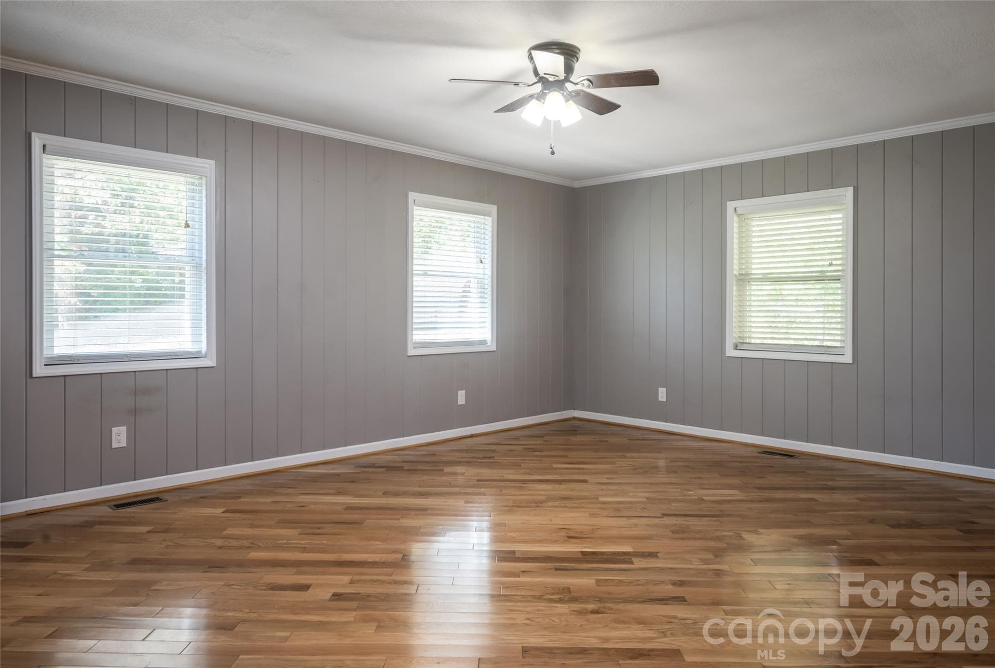Single Family Residence at 207 Beechwood Lakes Drive, Hendersonville, photo 17 of 47