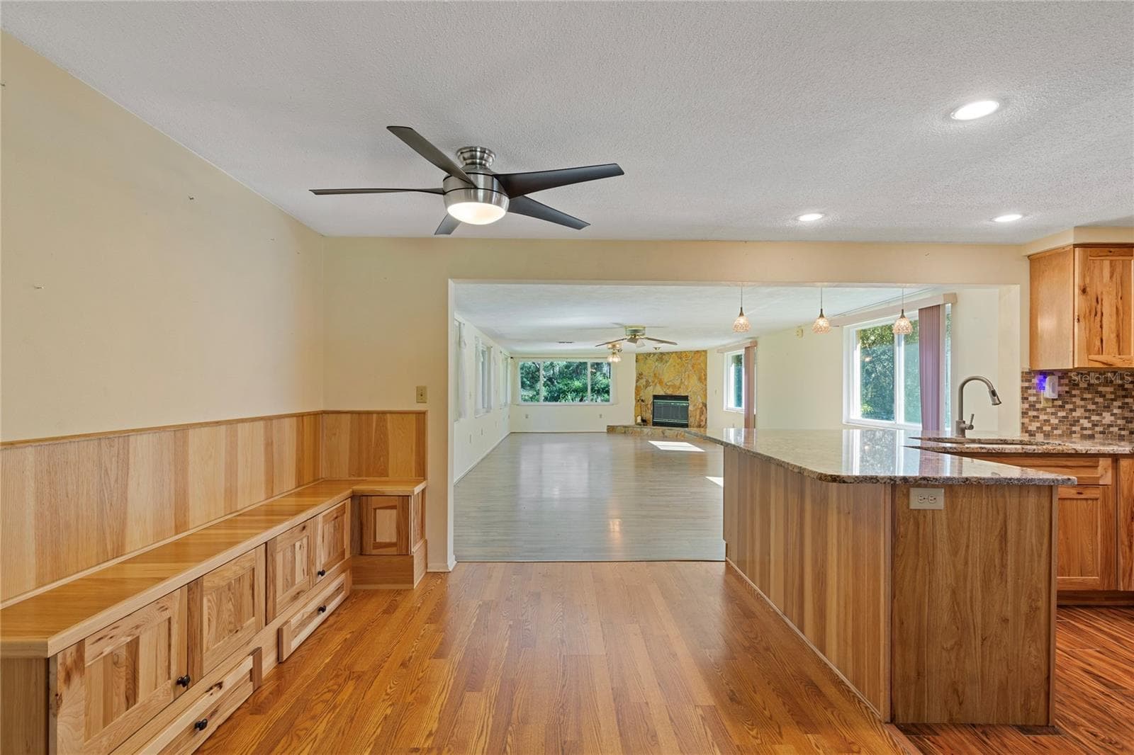 Breakfast Nook - 10179 FRIERSON LAKE DR, HUDSON