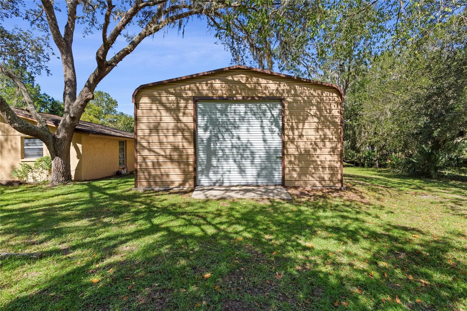 Barn - 10179 FRIERSON LAKE DR, HUDSON