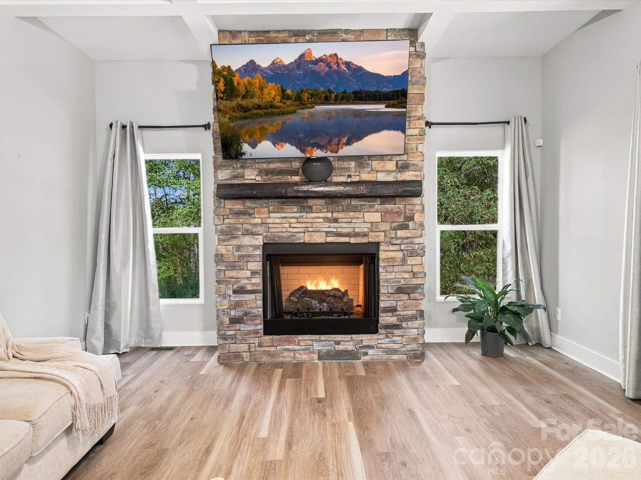 Beautiful stone veneer fireplace - 1298 Cole Avenue, Rock Hill