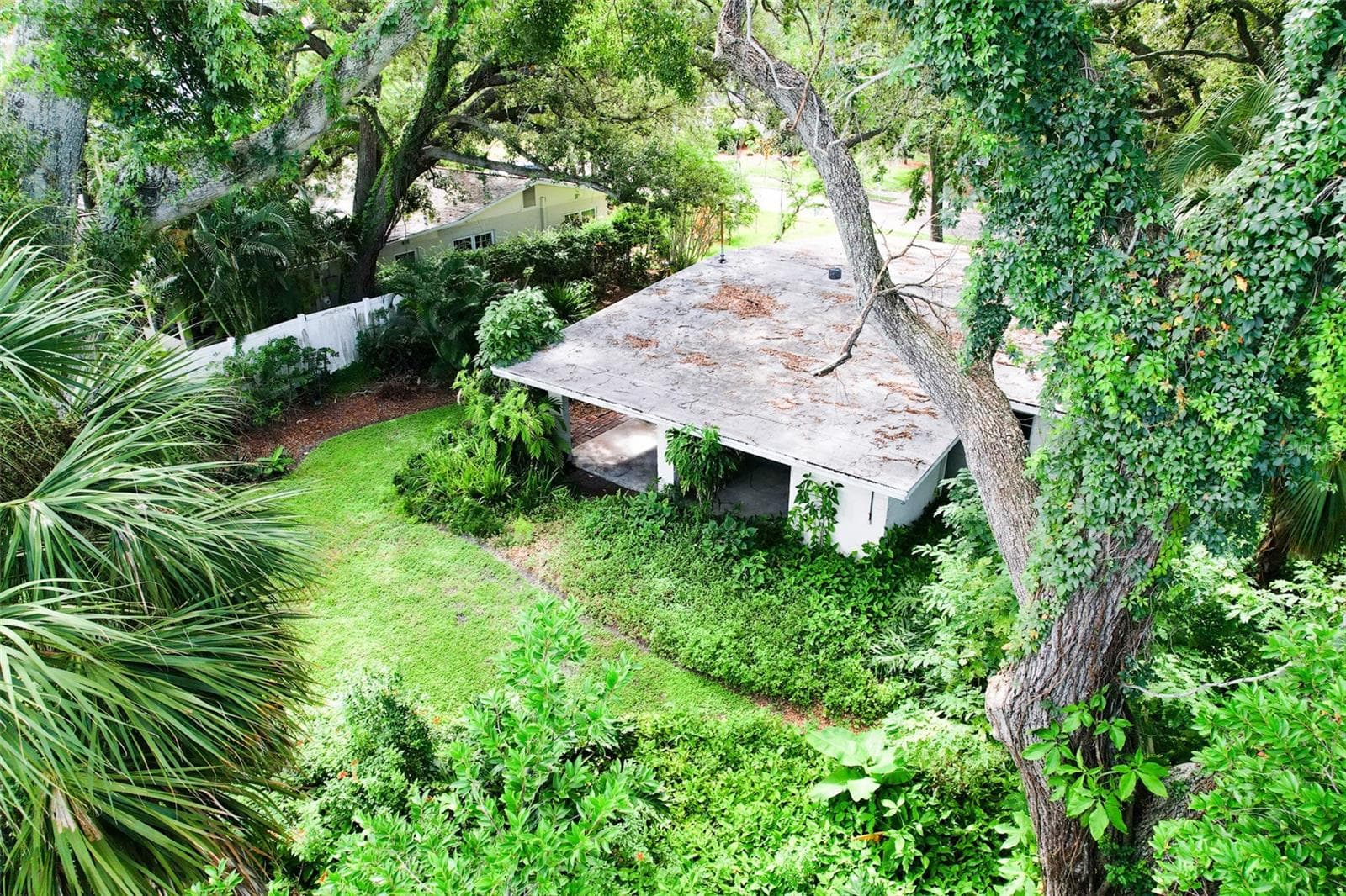 Single Family Residence at 4713 W LEONA ST, TAMPA, photo 4 of 4