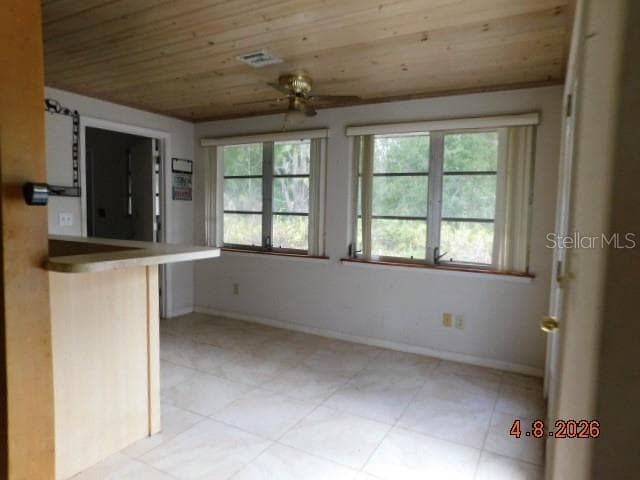 Single Family Residence at 155 S OXFORD DR, ENGLEWOOD, photo 4 of 12