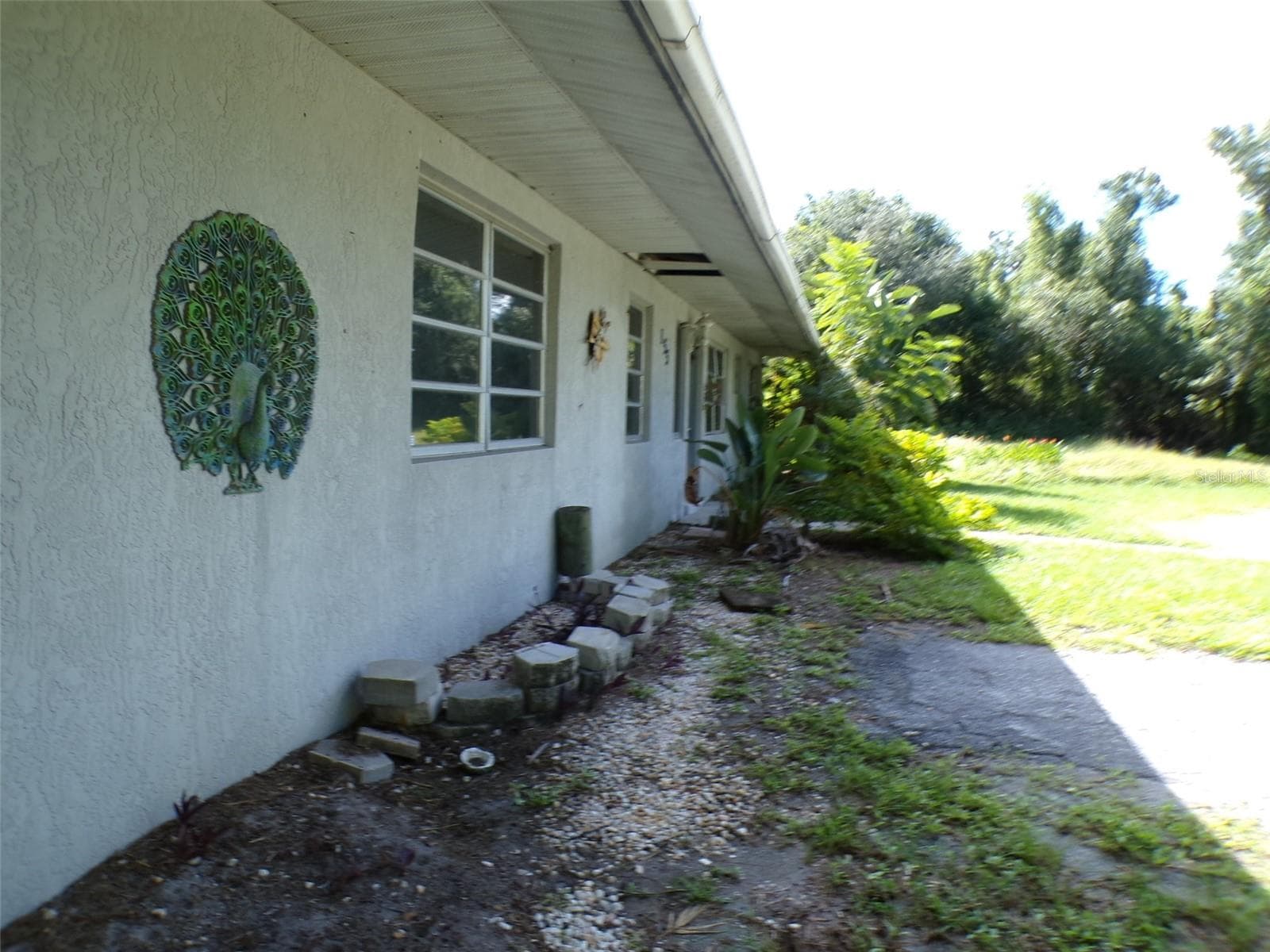 Single Family Residence at 155 S OXFORD DR, ENGLEWOOD, photo 10 of 12