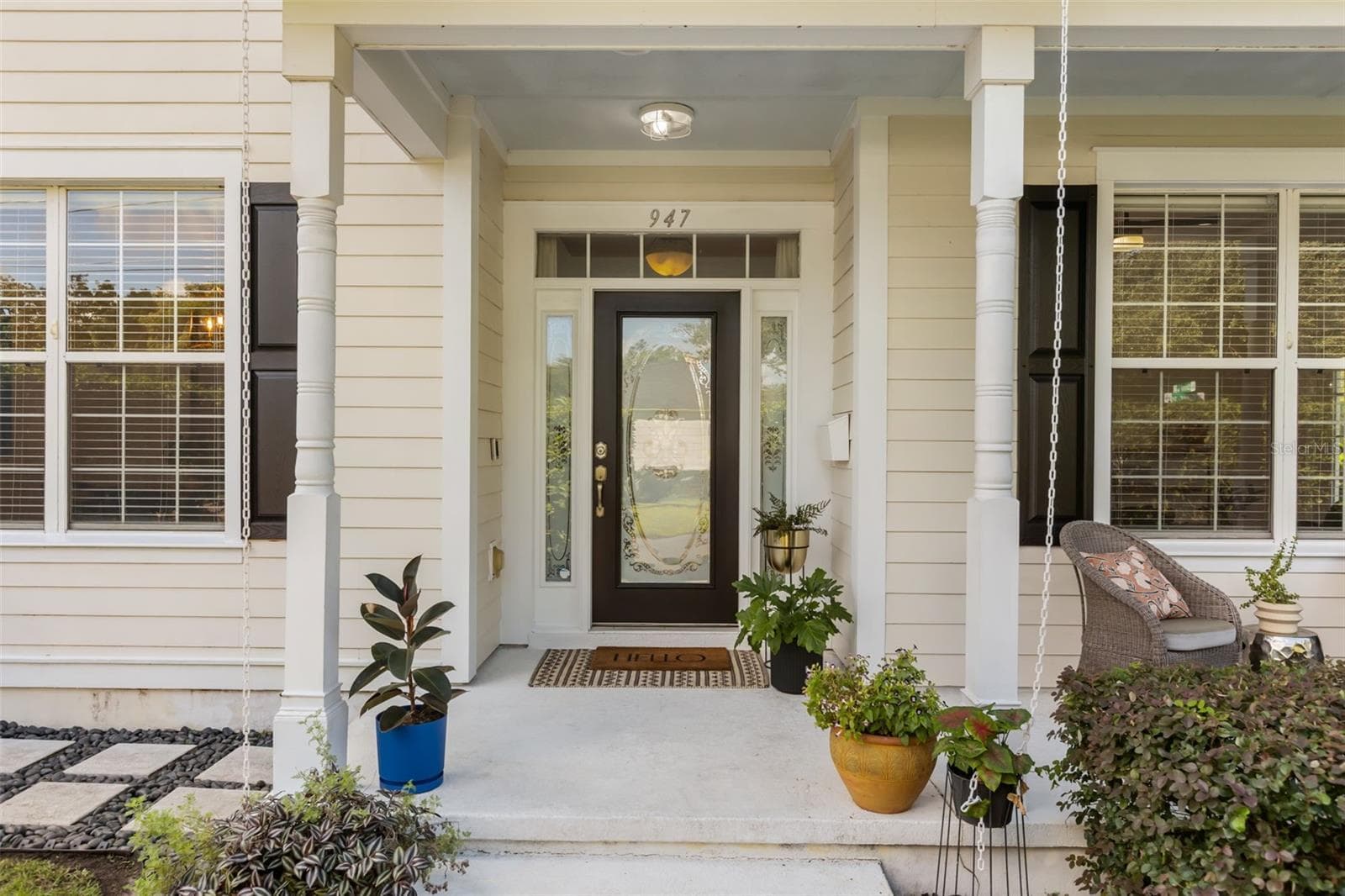 Stunning covered wrap around front porch. - 947 N SHINE AVE, ORLANDO
