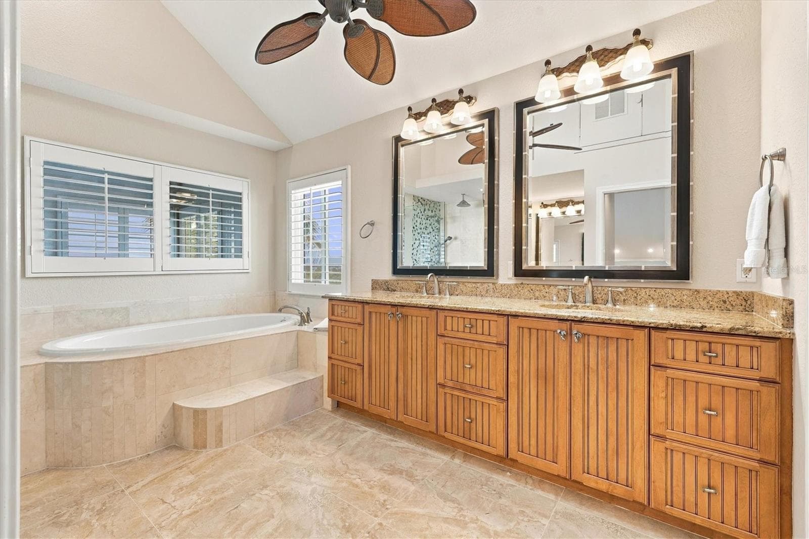 Single Family Residence at 9781 EAGLE PRESERVE DR, ENGLEWOOD, photo 22 of 58