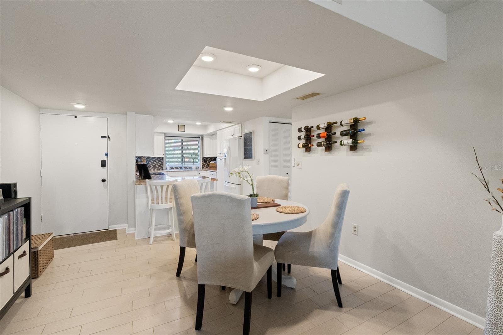 Condominium at 860 S VILLAGE DR N #105, ST PETERSBURG, photo 3 of 46