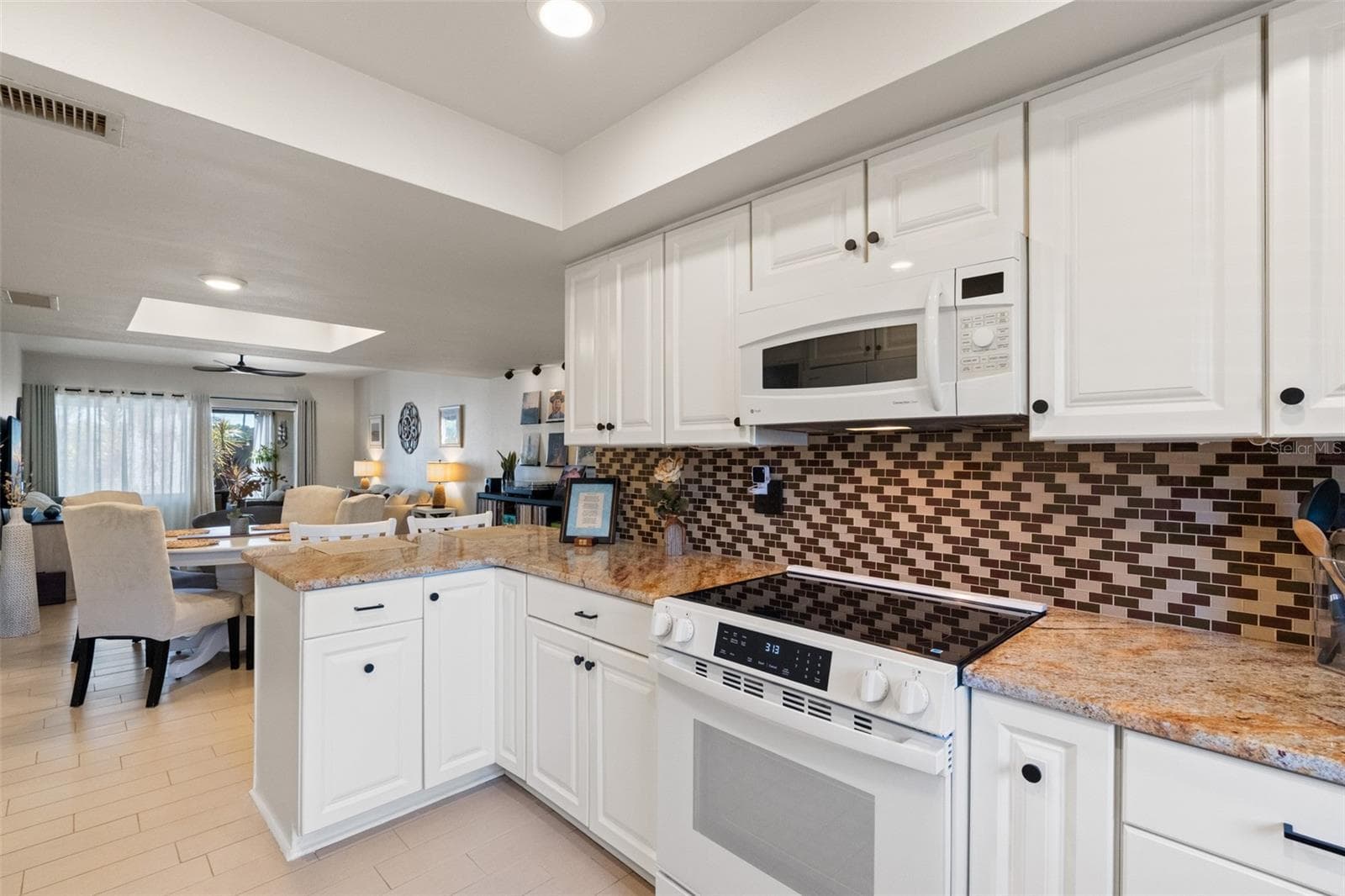 Condominium at 860 S VILLAGE DR N #105, ST PETERSBURG, photo 8 of 46