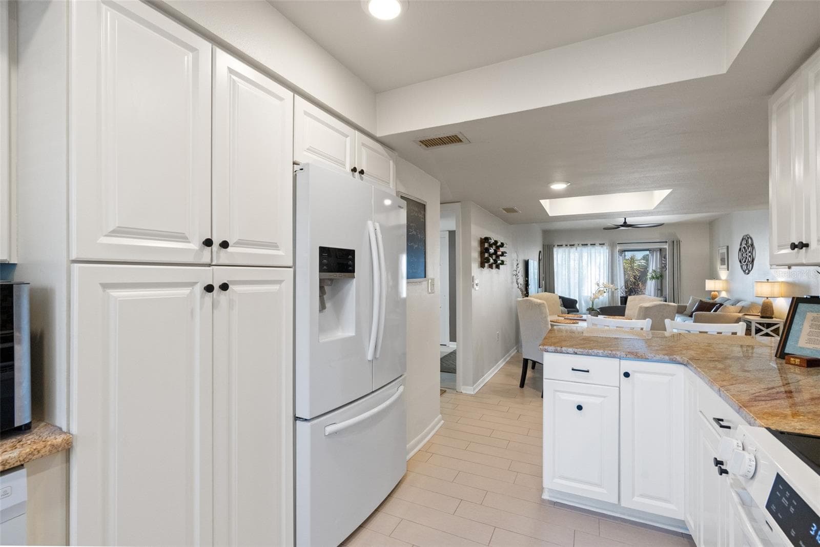 Condominium at 860 S VILLAGE DR N #105, ST PETERSBURG, photo 9 of 46