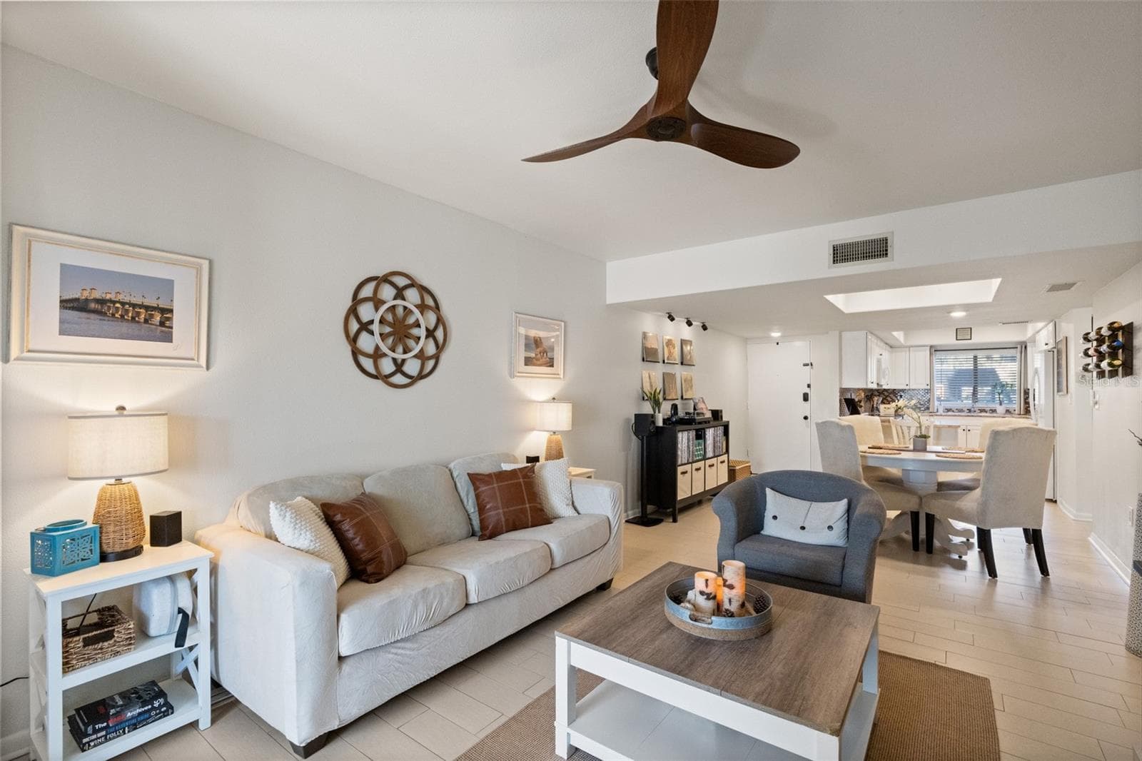 Condominium at 860 S VILLAGE DR N #105, ST PETERSBURG, photo 12 of 46