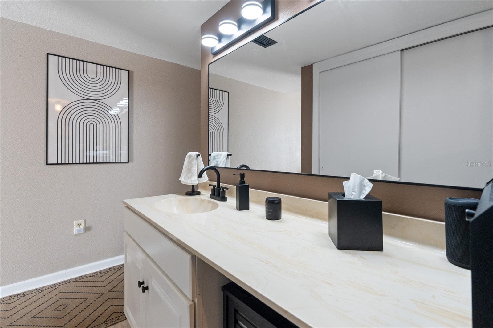 Condominium at 860 S VILLAGE DR N #105, ST PETERSBURG, photo 31 of 46
