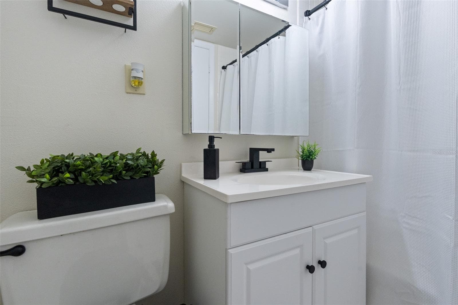 Condominium at 860 S VILLAGE DR N #105, ST PETERSBURG, photo 35 of 46
