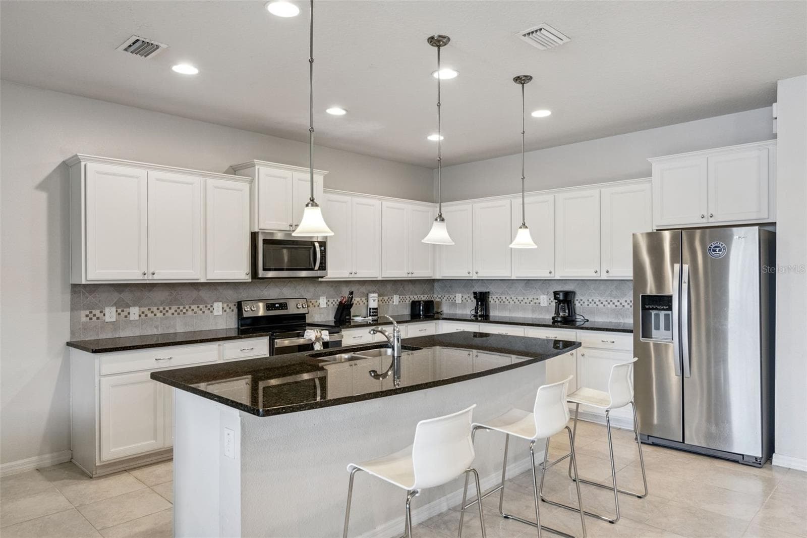 Single Family Residence at 8849 CORCOVADO DR, KISSIMMEE, photo 4 of 56
