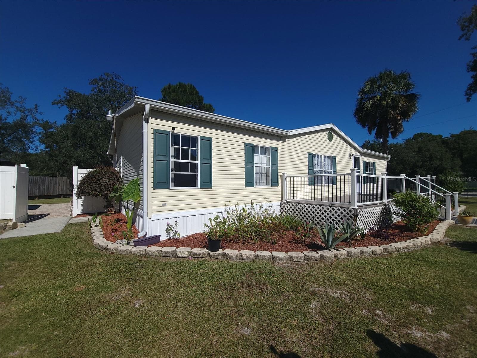 Manufactured Home at 5600 S GLENN ACRES TER, HOMOSASSA, photo 4 of 54