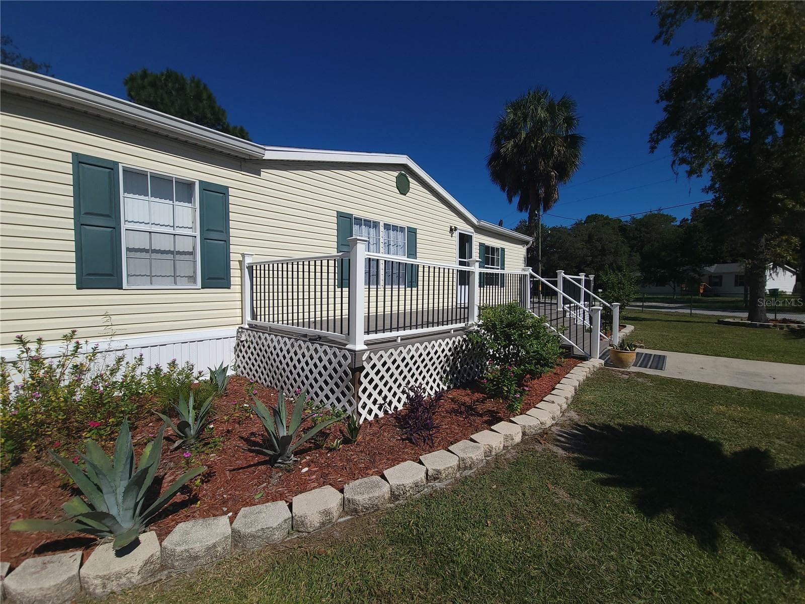 Manufactured Home at 5600 S GLENN ACRES TER, HOMOSASSA, photo 5 of 54