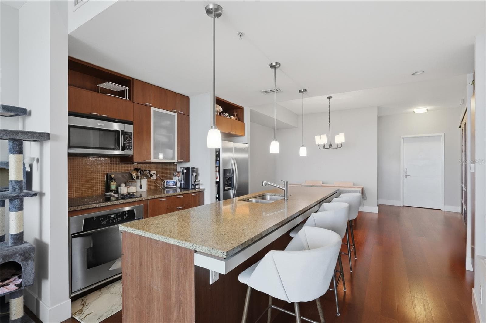 Condominium at 912 CHANNELSIDE DR #2307, TAMPA, photo 3 of 40