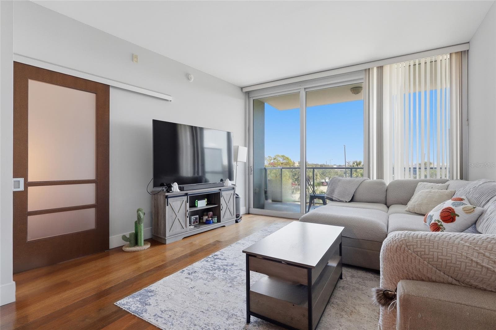 Condominium at 912 CHANNELSIDE DR #2307, TAMPA, photo 6 of 40