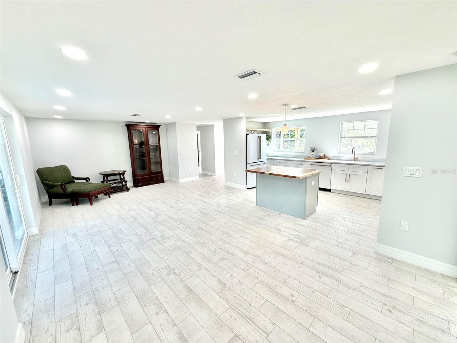 Single Family Residence at 336 SHADDOCK ST, TARPON SPRINGS, photo 12 of 81