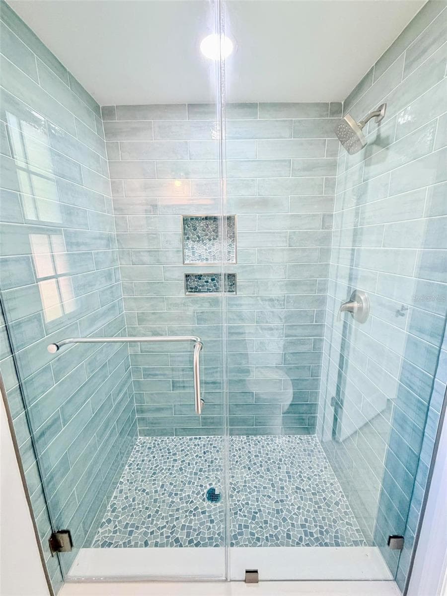 Large Shower in Second Ensuite - 336 SHADDOCK ST, TARPON SPRINGS