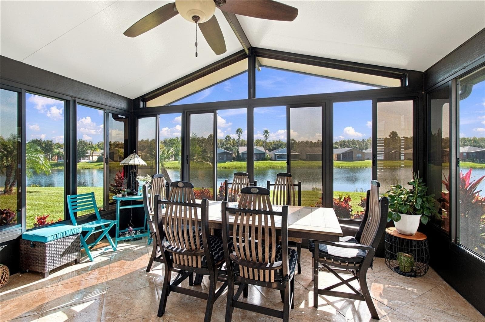 CATHEDRAL ROOF FOR MORE NATURAL LIGHT - 137 RIALTO RD, POINCIANA