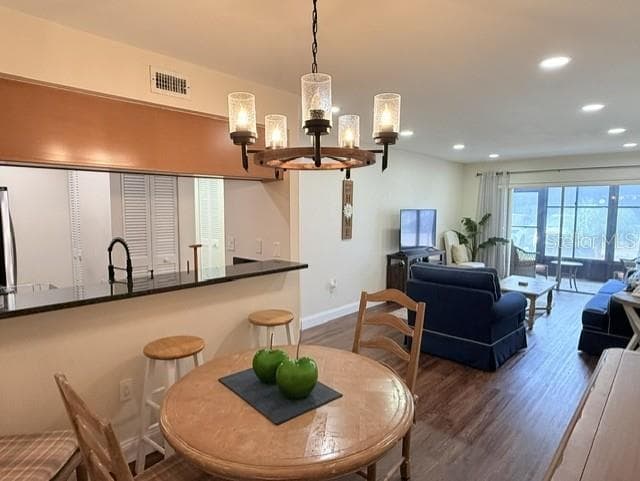 Dining room, kitchen, living room open floor plan - 3231 BENEVA RD #101, SARASOTA