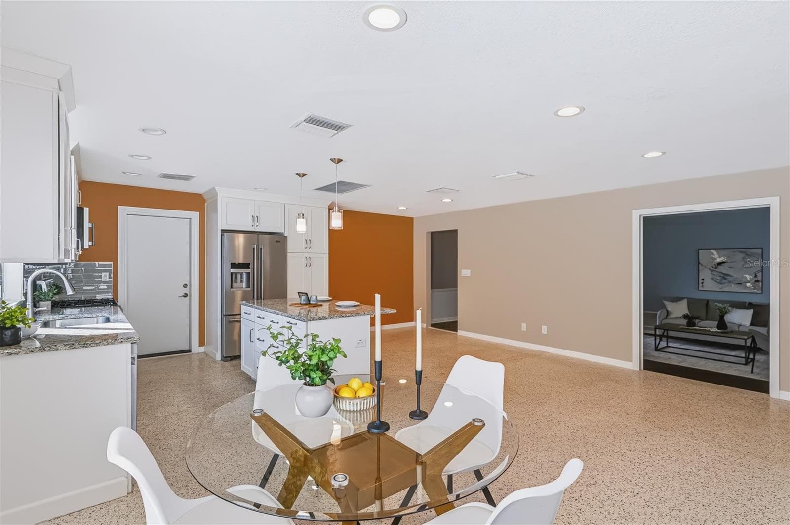 Living Spaces Flow Seamlessly - 624 DUNRAVEN DR, WINTER PARK