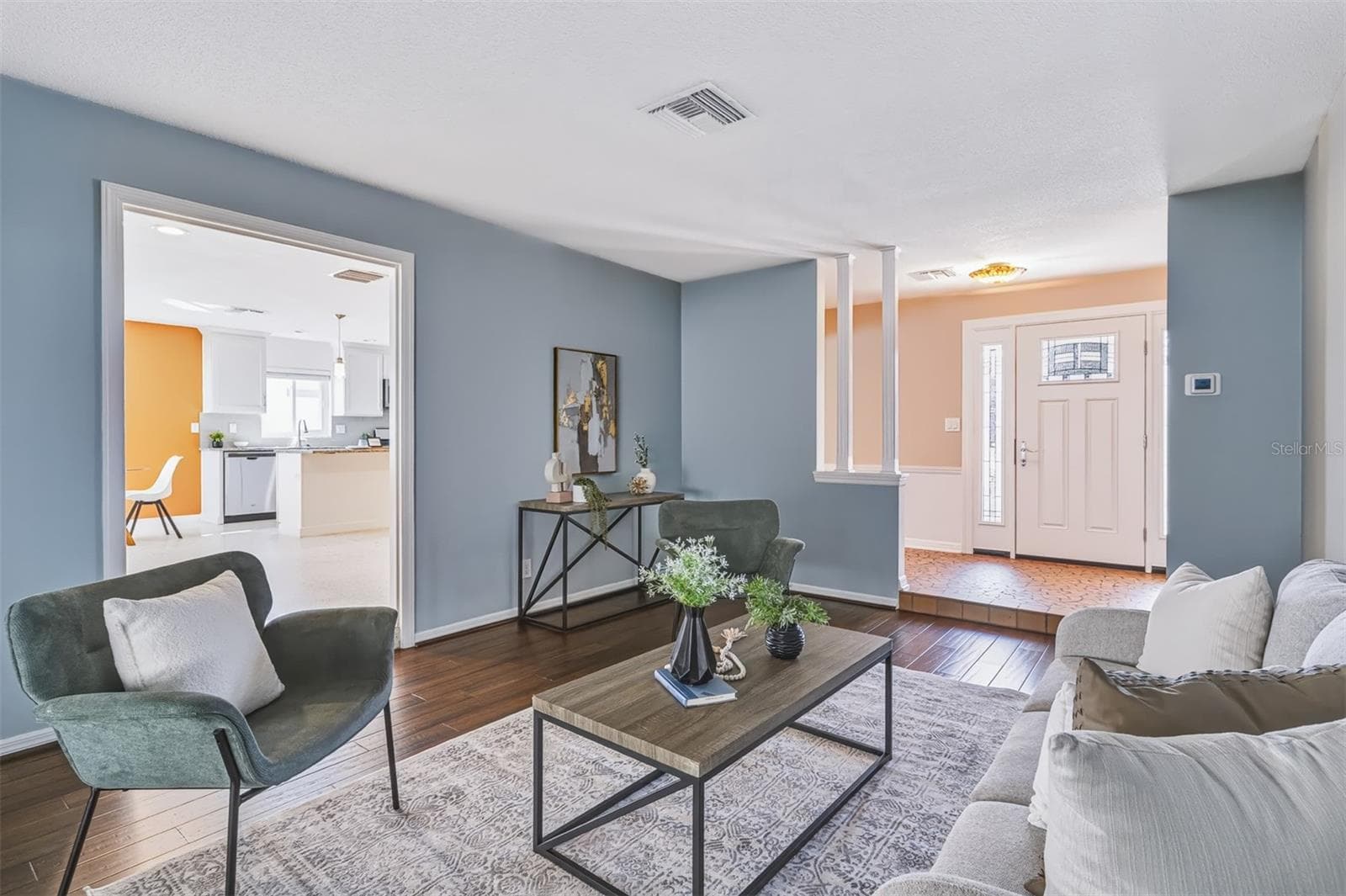 Family Room Off Entry and a Step Down from Living Room - 624 DUNRAVEN DR, WINTER PARK
