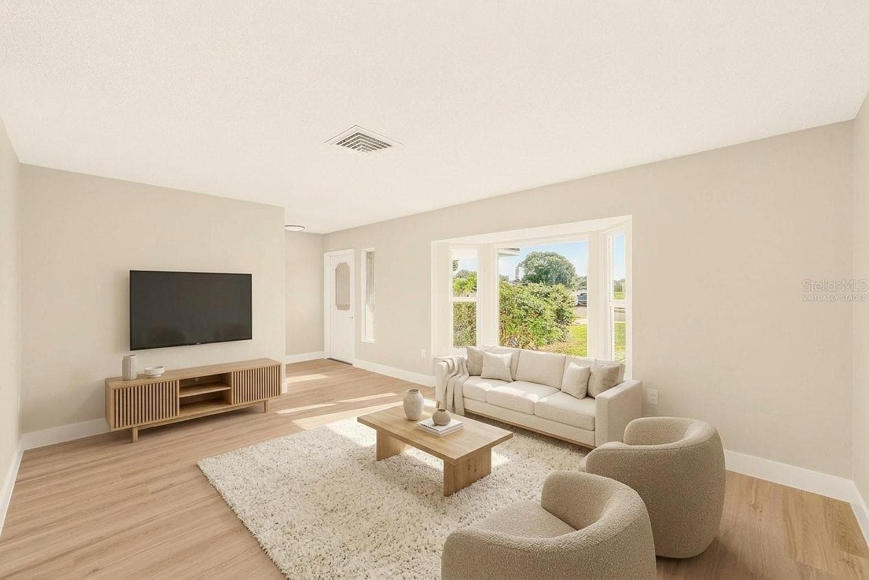 Virtually Staged - 1902 42ND ST W, BRADENTON