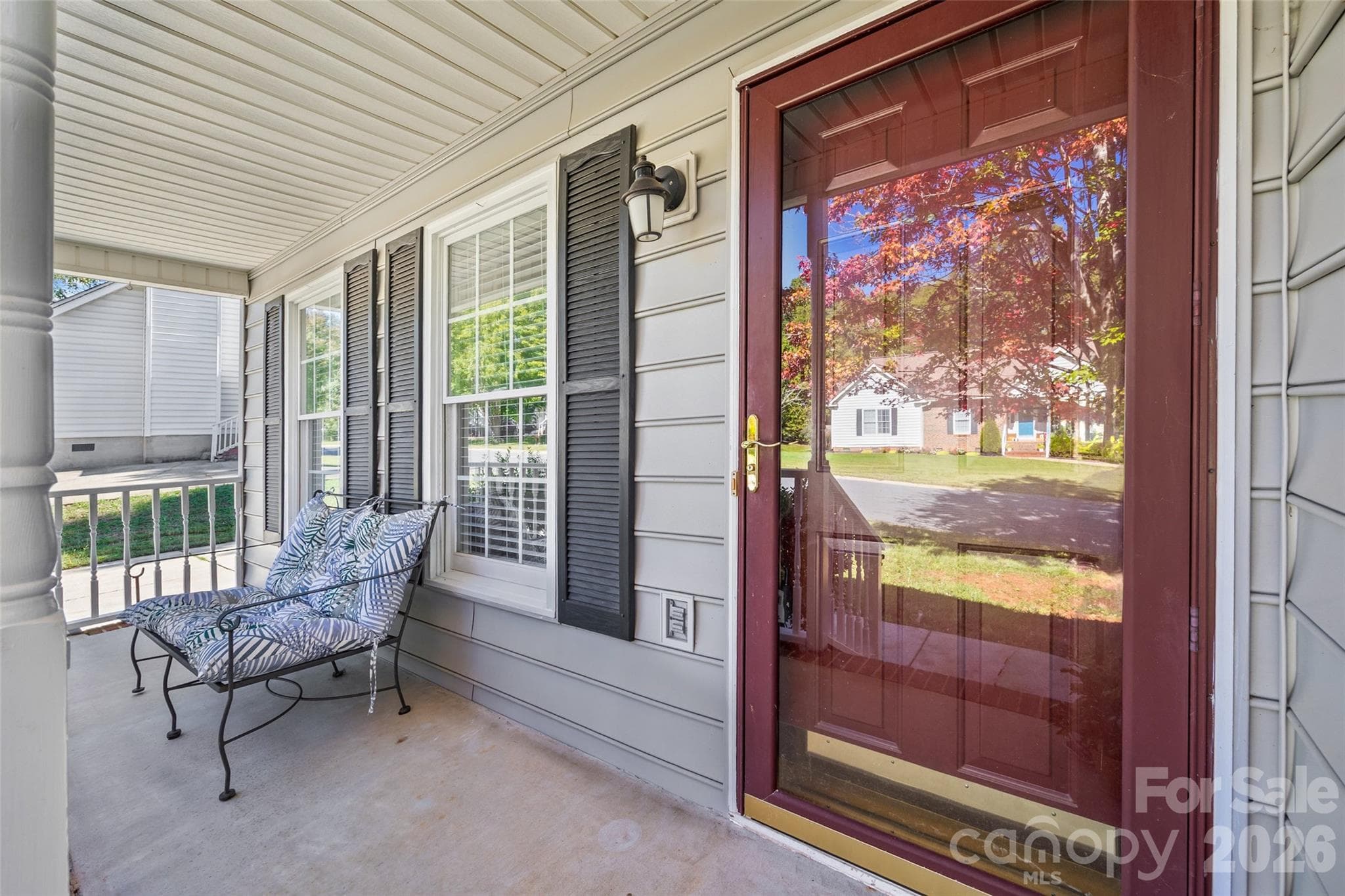 Single Family Residence at 800 Thistledown Drive, Rock Hill, photo 3 of 18