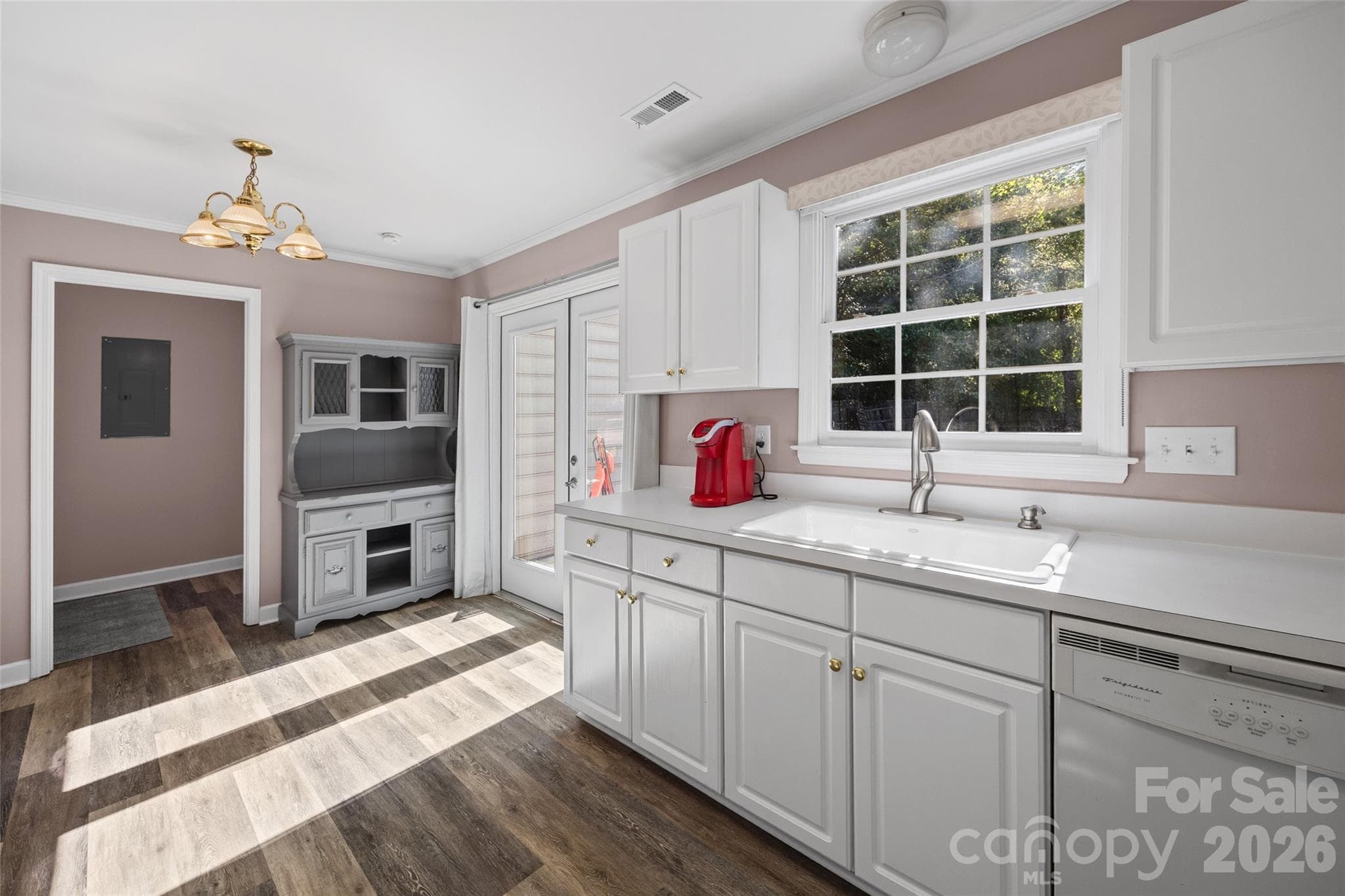 Single Family Residence at 800 Thistledown Drive, Rock Hill, photo 10 of 18