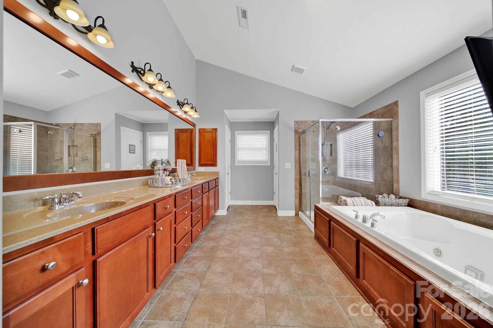 Primary Bath with Jetted Tub - 17219 W Marbella Lane, Fort Mill
