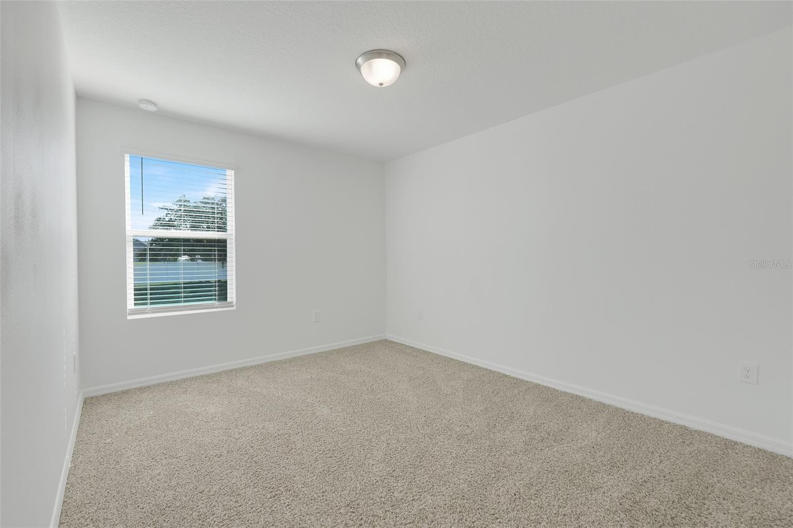 Bedroom 2 - 2401 WHITE TAIL ST, DAVENPORT