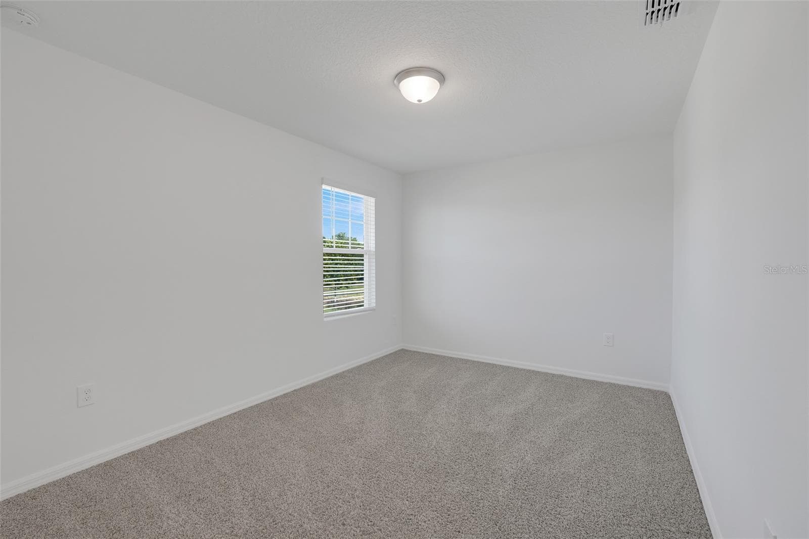 Bedroom 4 - 2401 WHITE TAIL ST, DAVENPORT