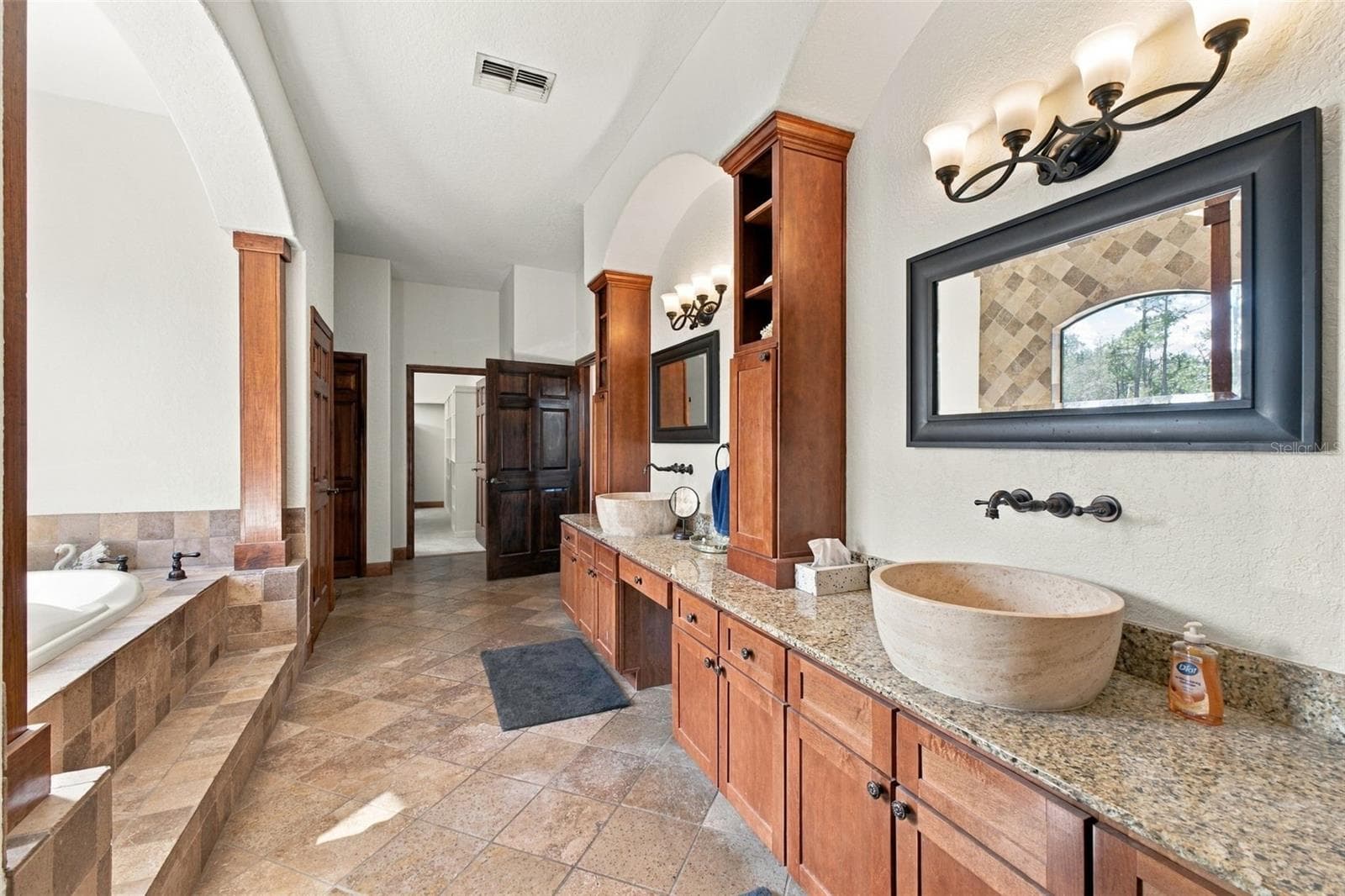 PRIMARY BATHROOM - 10484 GYPSY AVE, WEEKI WACHEE