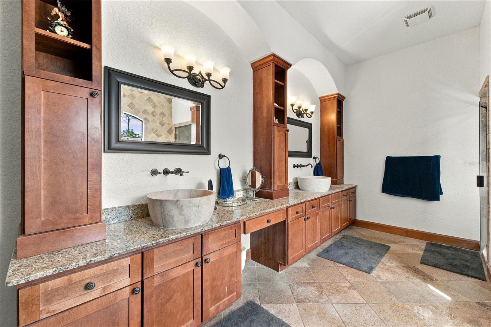 PRIMARY BATHROOM - 10484 GYPSY AVE, WEEKI WACHEE