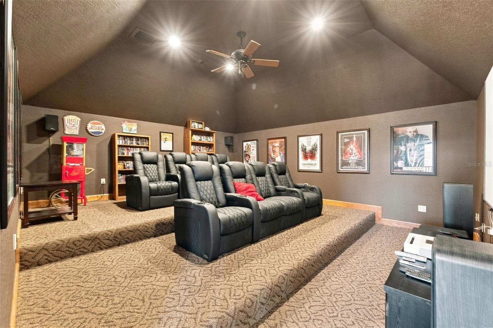 HOME THEATER - 10484 GYPSY AVE, WEEKI WACHEE