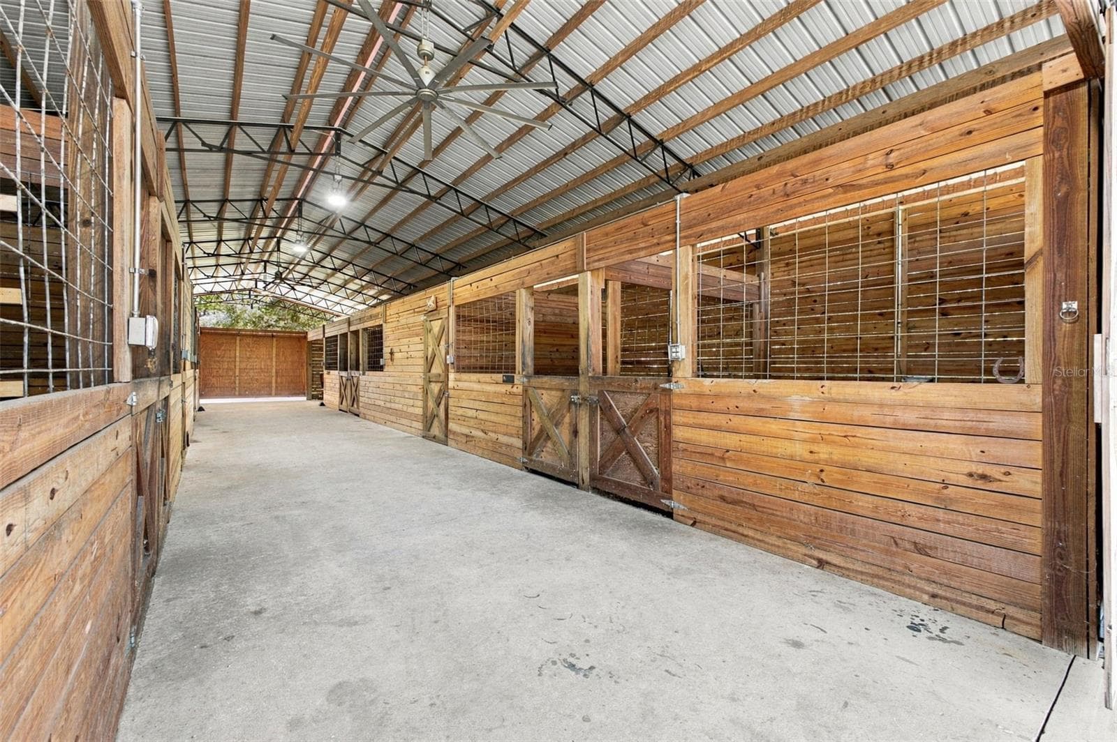 12 X 12 STALLS - 10484 GYPSY AVE, WEEKI WACHEE