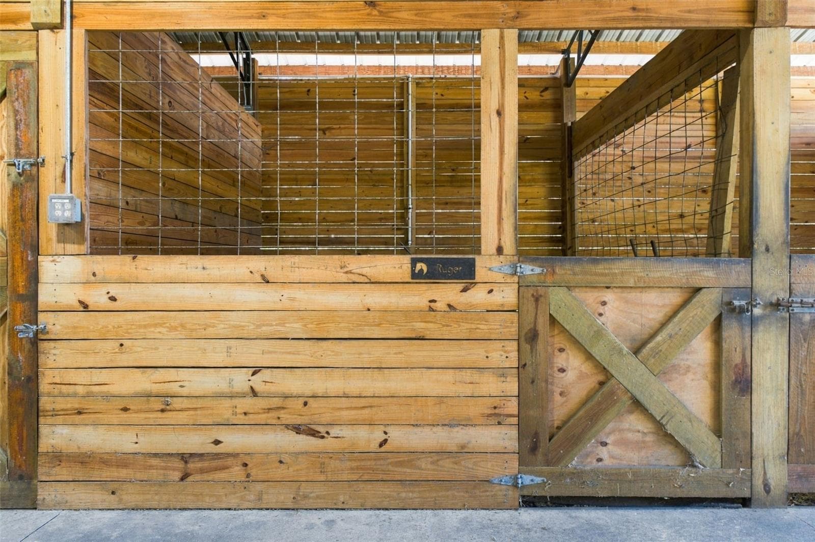 12 X 12 STALLS - 10484 GYPSY AVE, WEEKI WACHEE