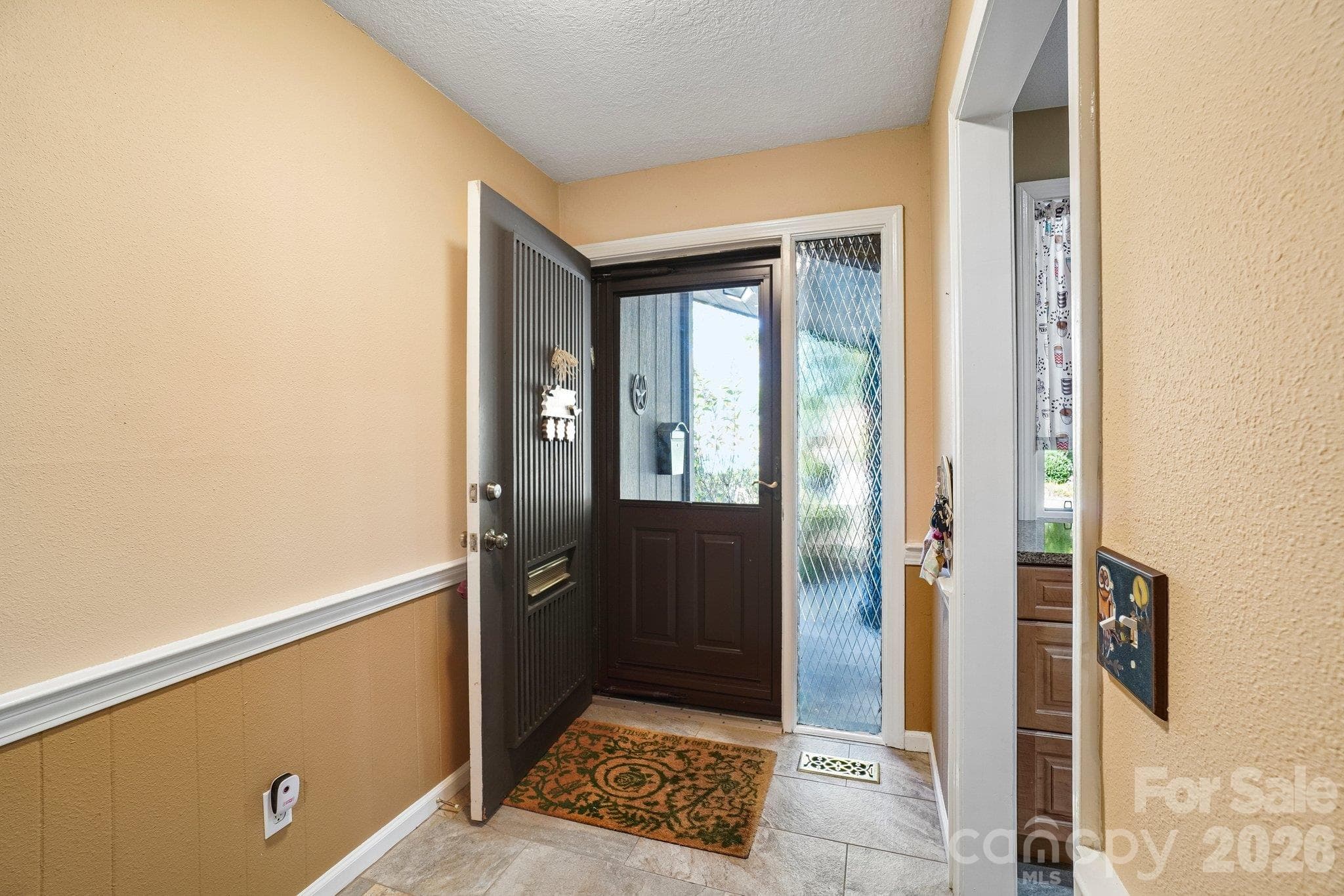 Condominium at 82 Laurelwood Circle W, Hendersonville, photo 4 of 38