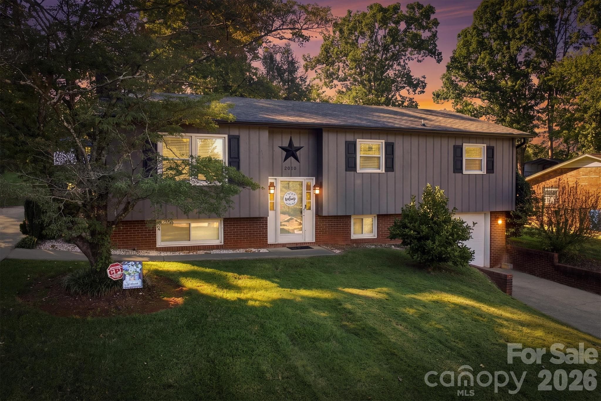 2010 Eastbrook Circle