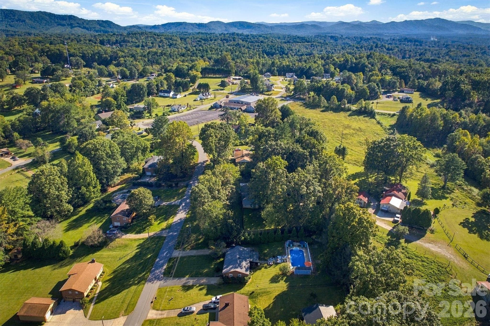 Single Family Residence at 2010 Eastbrook Circle, Morganton, photo 17 of 35