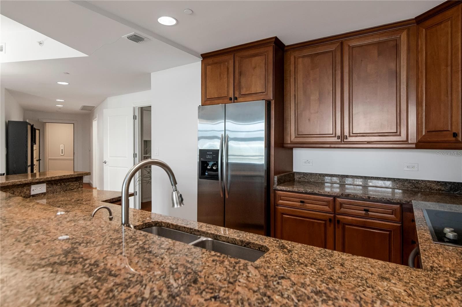 Condominium at 450 KNIGHTS RUN AVE #803, TAMPA, photo 14 of 62