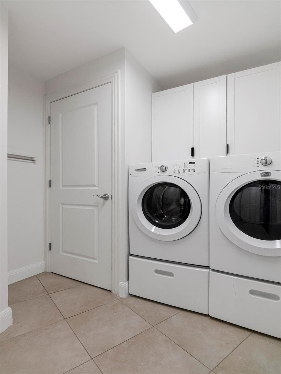Interior Unit Laundry Room - 450 KNIGHTS RUN AVE #803, TAMPA