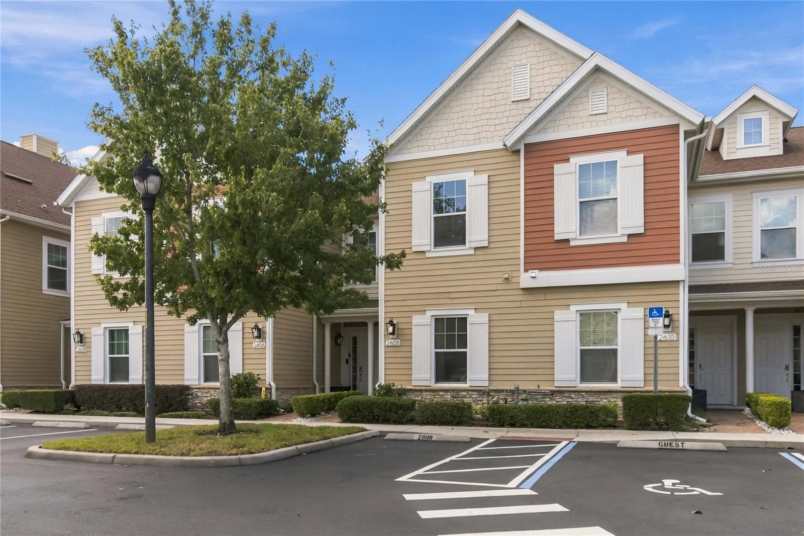 Townhouse at 2608 SUNRISE SHORES DR, KISSIMMEE, photo 4 of 53
