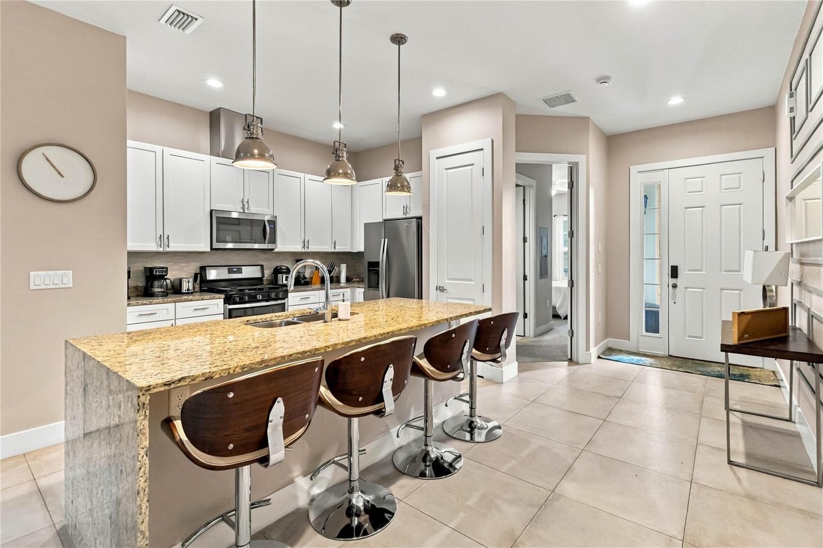Townhouse at 2608 SUNRISE SHORES DR, KISSIMMEE, photo 11 of 53